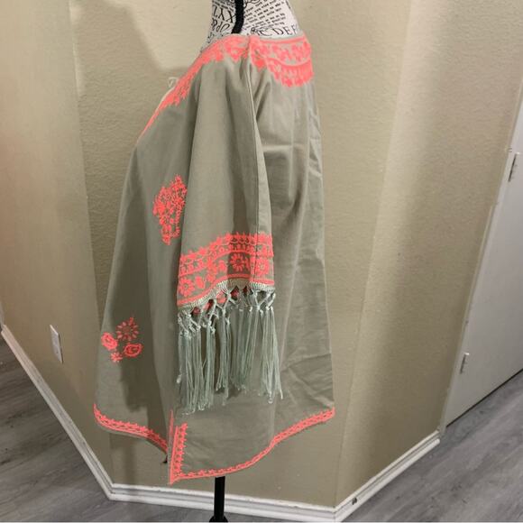 Freeway linen blend embroidered top‎ size medium - Picture 4 of 8